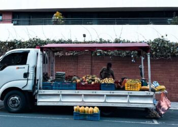 Una escena auténtica que muestra una ciudad auténtica
